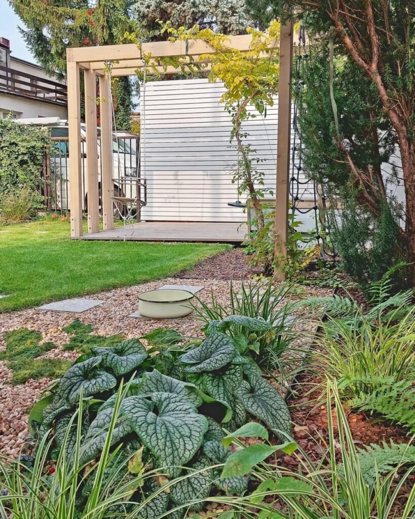 pergola w ogrodzie