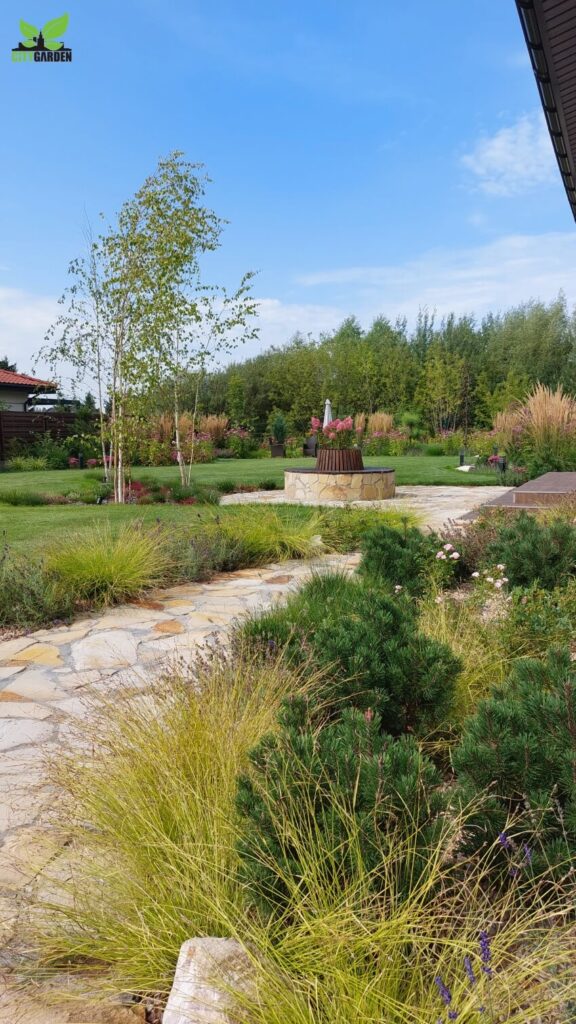 ścieżka z kamienia naturalnego - citygarden